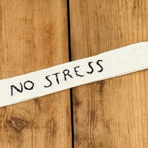 PORTACHIAVI "NO STRESS" ricamato a mano