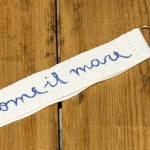 PORTACHIAVI COLOR BIANCO "COME IL MARE" ricamato a mano