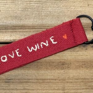 PORTACHIAVI COLOR ROSSO "I LOVE WINE ♥" ricamato a mano