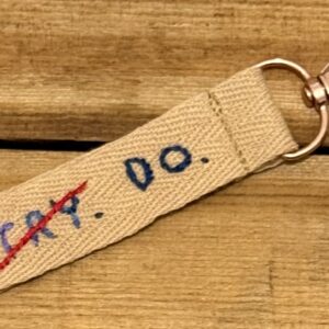 PORTACHIAVI COLOR MARRONE CHIARO "TRY.DO." ricamato a mano
