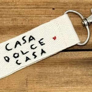 PORTACHIAVI COLOR PANNA "CASA DOLCE CASA ♥" ricamato a mano