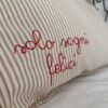 FEDERA "SOLO SOGNI FELICI" ricamata a mano (a righe beige e bianca)
