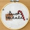 TELAIO "BUON NATALE PACCHETTINO" ricamato a mano