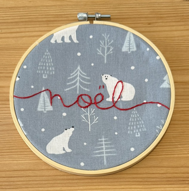 TELAIO "NOEL CON 3 ORSETTI" ricamato a mano